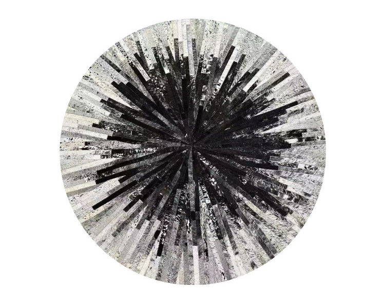 Handmade Natural Hair-On Cowhide Patchwork Round Rug – Rustic Elegance