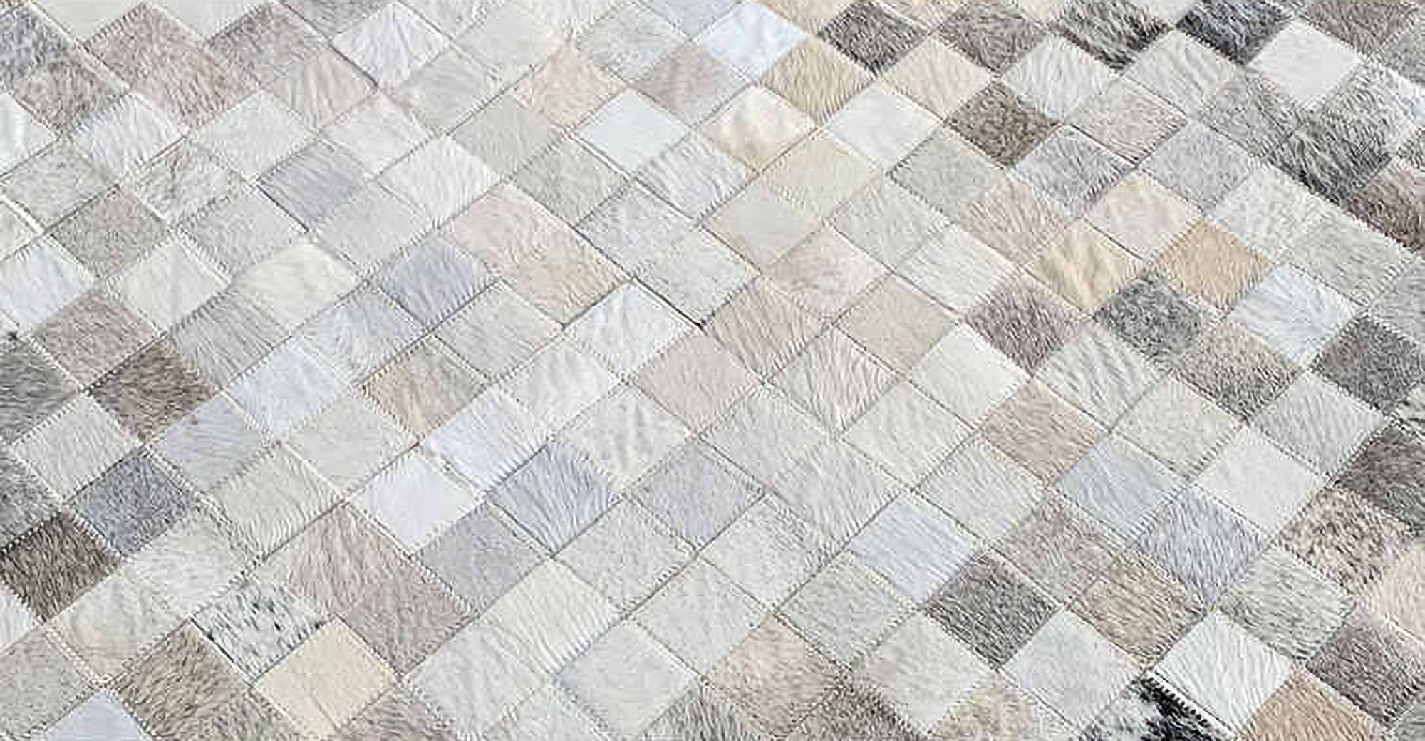 Handcrafted Hair-On Cowhide Patchwork Round Rug – Natural Beauty
