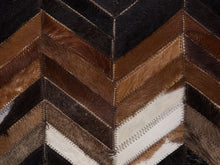 Load image into Gallery viewer, HANDMADE 100% Natural COWHIDE RUG | Patchwork Cowhide Area Rug | Real Cowhide Hallway Runner | Hair on Leather Cowhide Carpet | PR17
