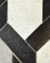 Load image into Gallery viewer, HANDMADE 100% Natural COWHIDE RUG | Patchwork Cowhide Area Rug | Real Cowhide Hallway Runner | Hair on Leather Carpet | PR179
