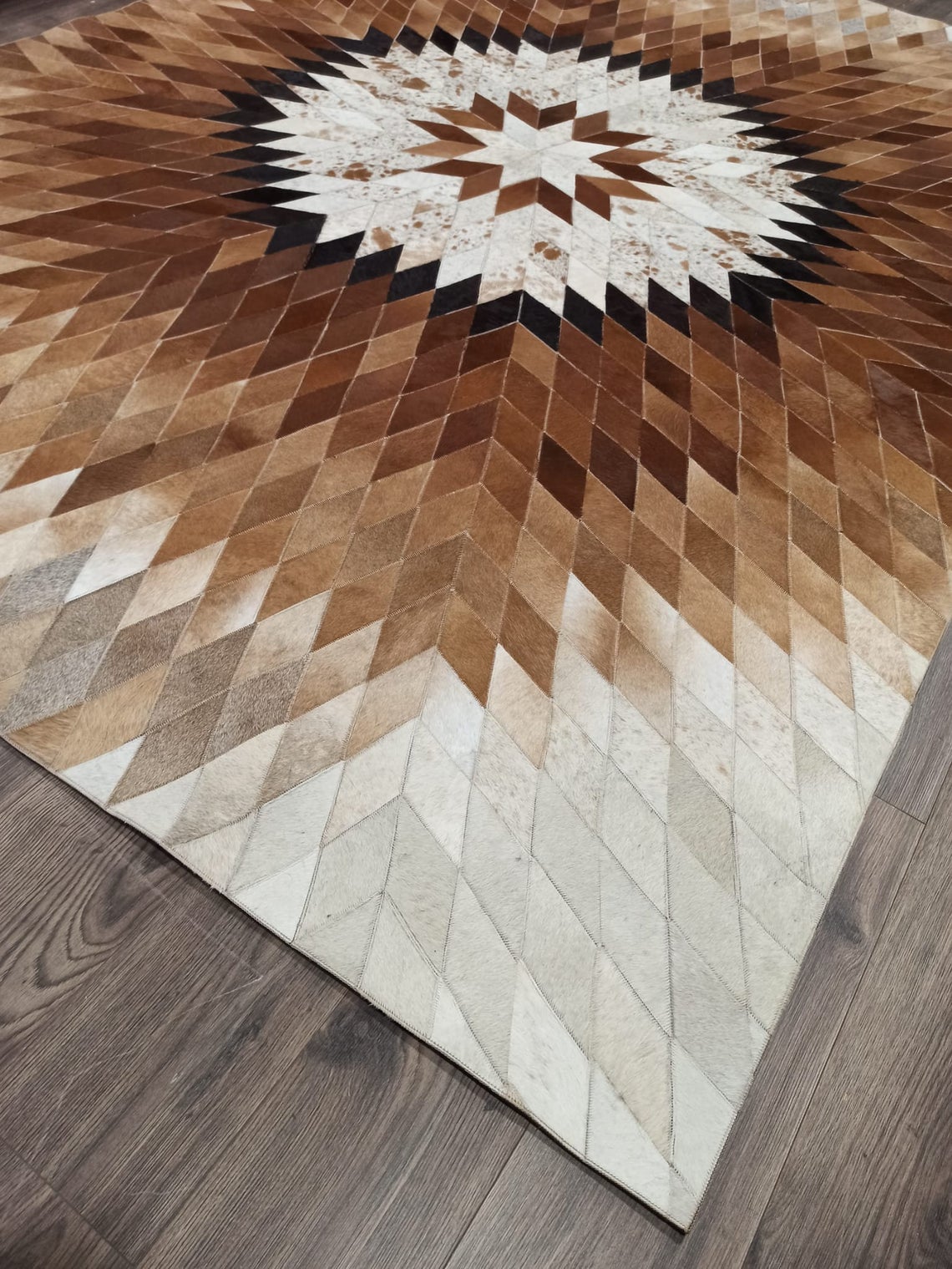 Creatively HANDMADE Natural COWHIDE Patchwork RUG - Multicolor Beautiful Flower Design Carpet for Interior Décor | PR182