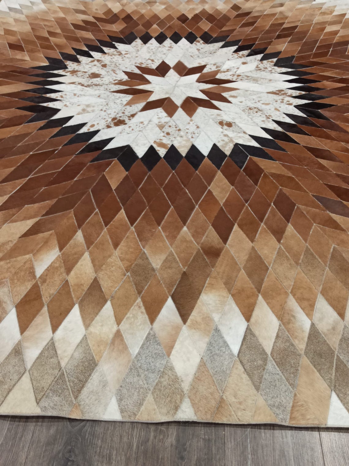 Creatively HANDMADE Natural COWHIDE Patchwork RUG - Multicolor Beautiful Flower Design Carpet for Interior Décor | PR182
