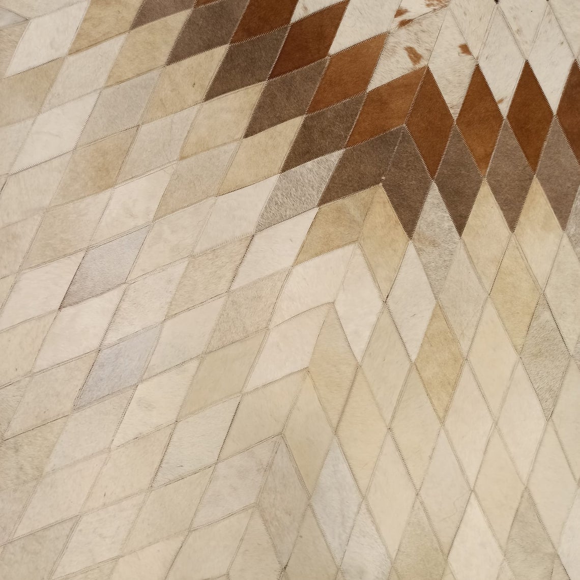 Creatively HANDMADE Natural COWHIDE Patchwork RUG - Multicolor Beautiful Flower Design Carpet for Interior Décor | PR182