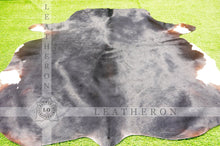 Charger l&#39;image dans la visionneuse de la galerie, Large (5 X 6 ft.) EXACT As Photo, Black COWHIDE RUG | 100% Natural Cowhide Area Rug | Hair-on Leather Cowhide Rug | C464
