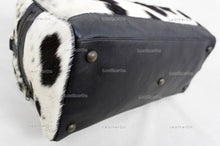 Charger l&#39;image dans la visionneuse de la galerie, Natural Cowhide Duffel Bag Hair On Leather TRAVEL Bag Real Cowhide Luggage Bag Cow Skin Duffel Bag | DB59
