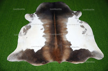 Charger l&#39;image dans la visionneuse de la galerie, Tricolor XLARGE (6 X 6 ft.) Exact As Photo Cowhide Rug | 100% Natural Cowhide Area Rug | Real Hair-on Leather Cowhide Rug | C707
