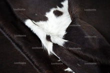 Charger l&#39;image dans la visionneuse de la galerie, Black White Medium (5 X 5 ft.) Exact As Photo Cowhide RUG | 100% Natural Cowhide Area Rug | Genuine Hair-on Cowhide Leather Rug | C823
